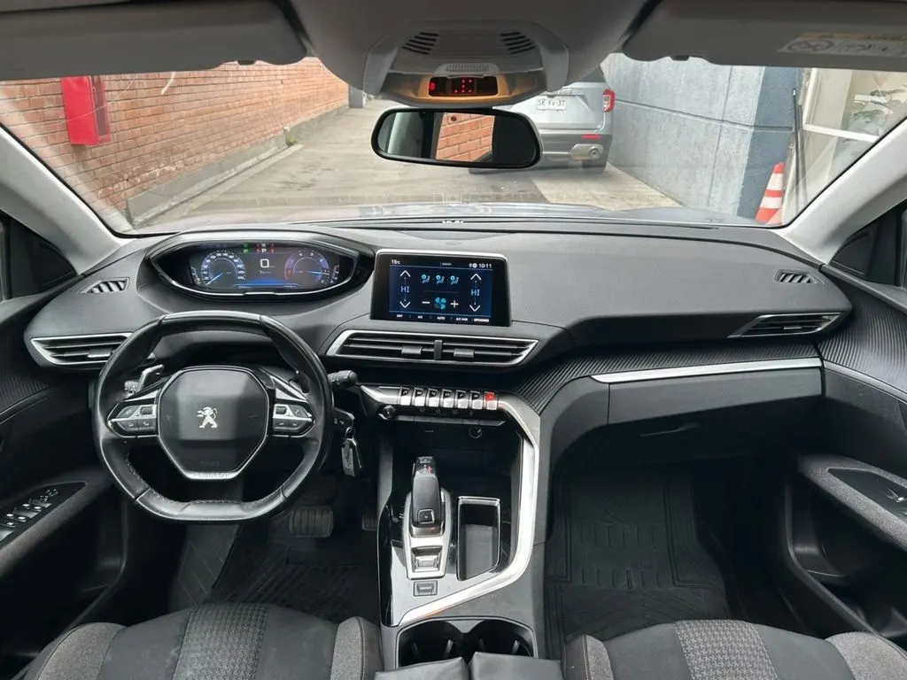 Peugeot 5008 1.5 Allure Diesel 4x2 130 At 5p año 2019