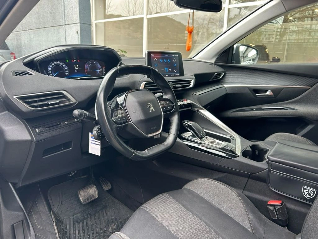 Peugeot 5008 1.5 Allure Diesel 4x2 130 At 5p año 2019