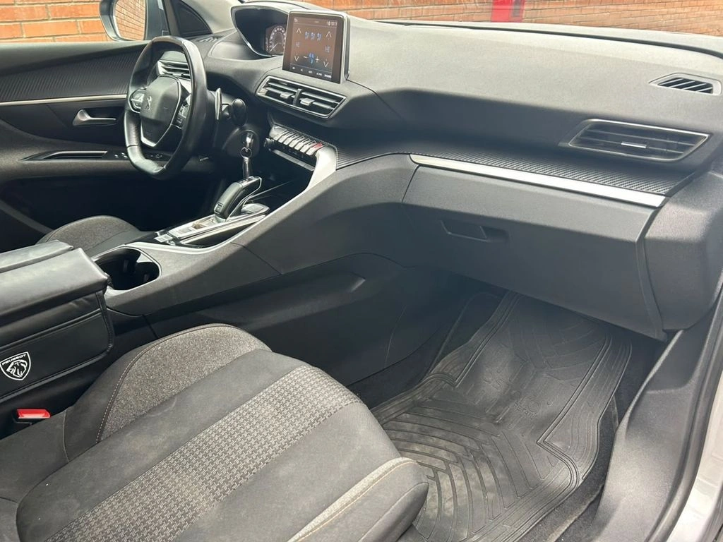 Peugeot 5008 1.5 Allure Diesel 4x2 130 At 5p año 2019