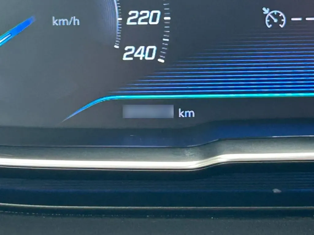 Peugeot 5008 1.5 Allure Diesel 4x2 130 At 5p año 2019