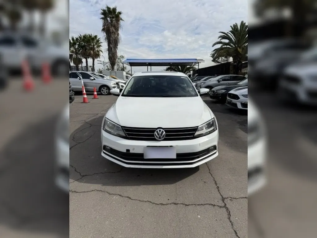 Volkswagen Bora 1.4 Luxury 4x2 At 4p año 2016