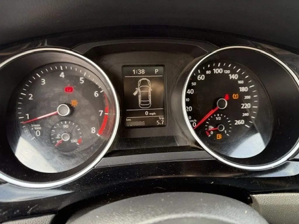 Volkswagen Bora 1.4 Luxury 4x2 At 4p año 2016