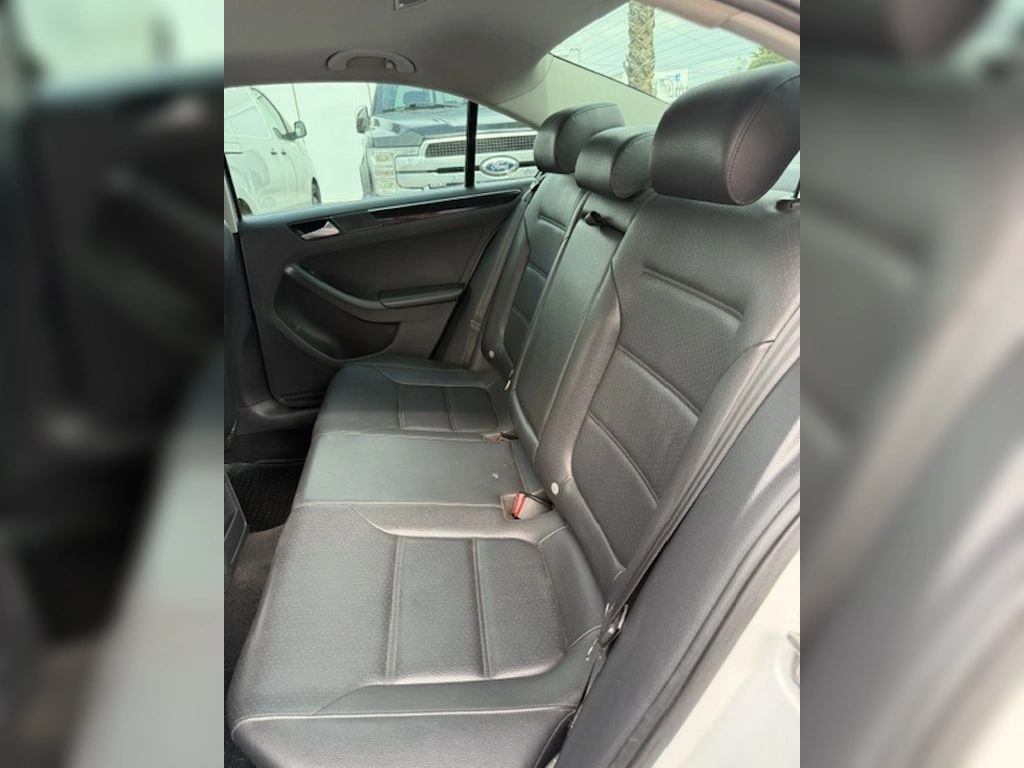 Volkswagen Bora 1.4 Luxury 4x2 At 4p año 2016