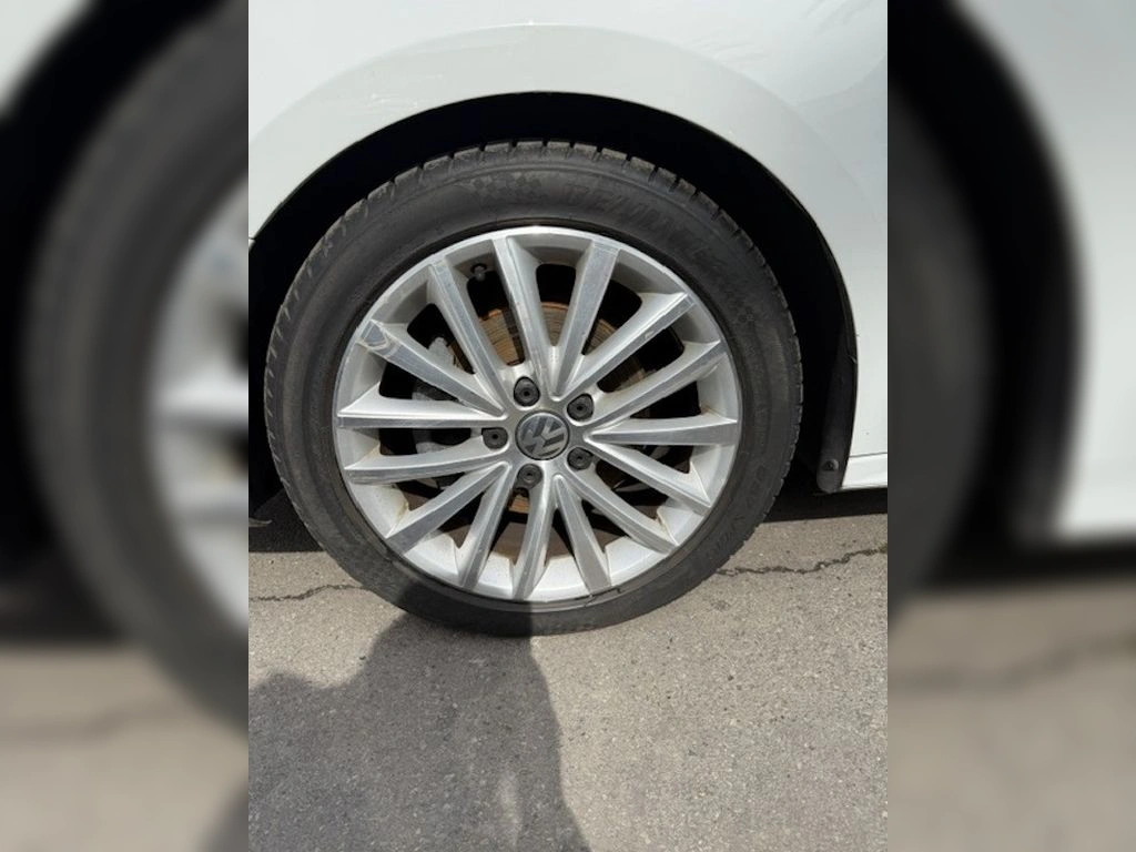 Volkswagen Bora 1.4 Luxury 4x2 At 4p año 2016
