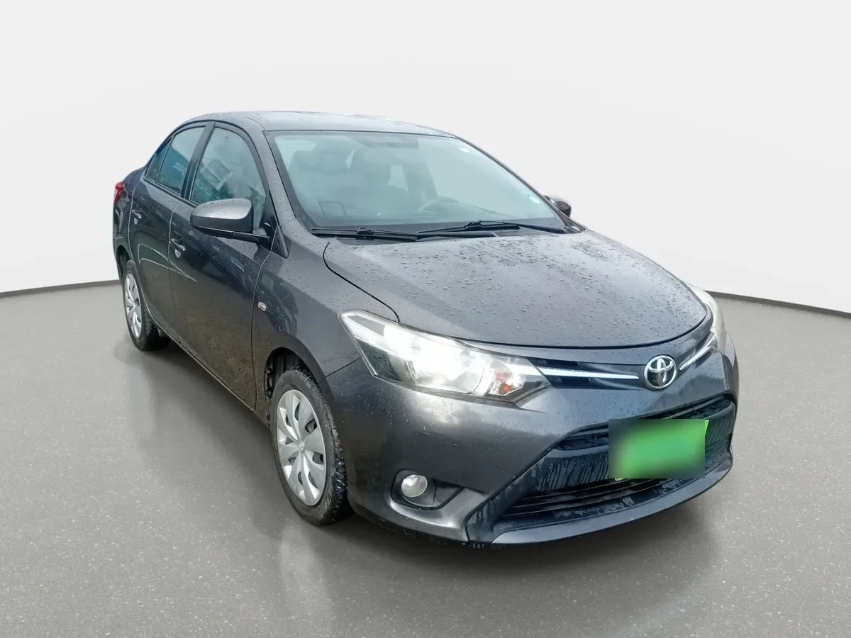 Toyota Yaris 1.5 Gli E 4x2 Mt 4p año 2017