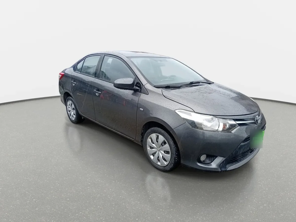 Toyota Yaris 1.5 Gli E 4x2 Mt 4p año 2017