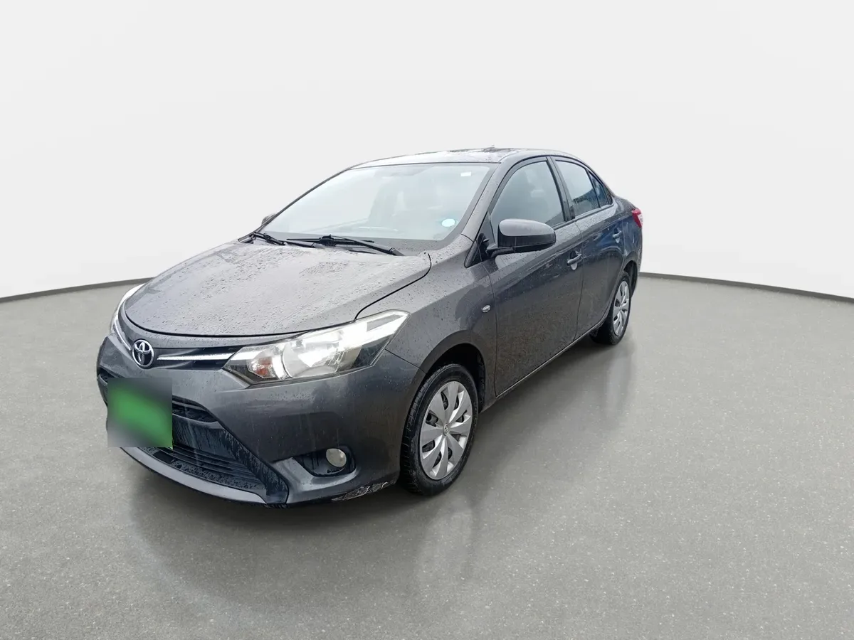 Toyota Yaris 1.5 Gli E 4x2 Mt 4p año 2017