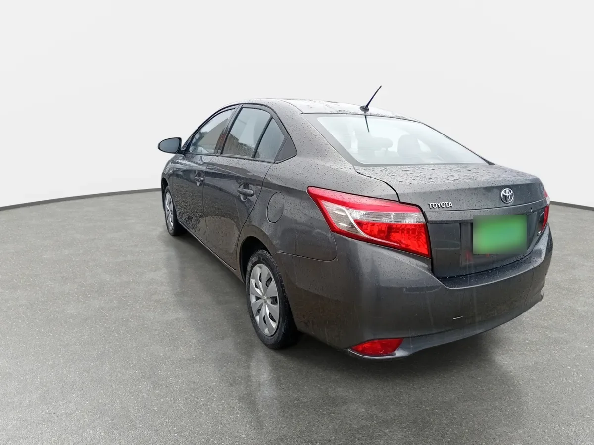 Toyota Yaris 1.5 Gli E 4x2 Mt 4p año 2017