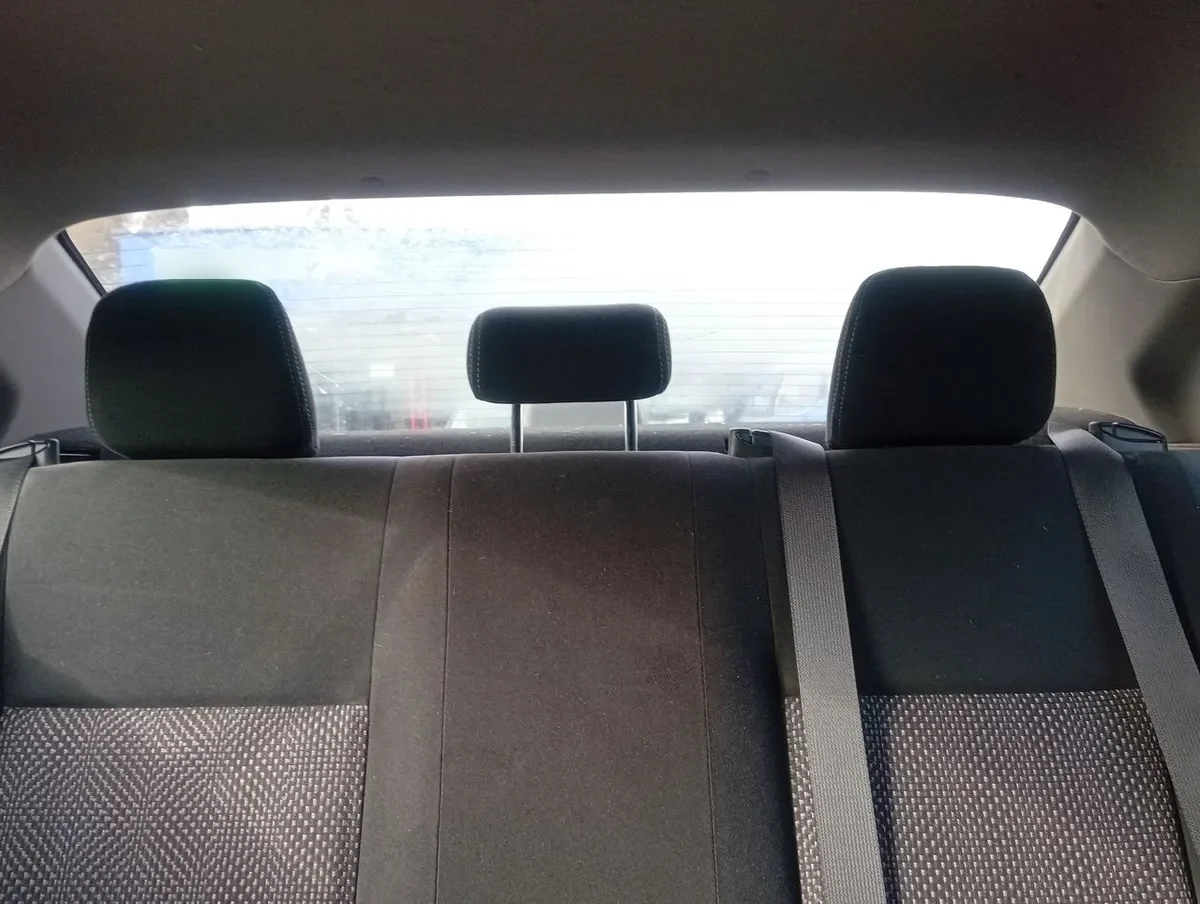 Toyota Yaris 1.5 Gli E 4x2 Mt 4p año 2017