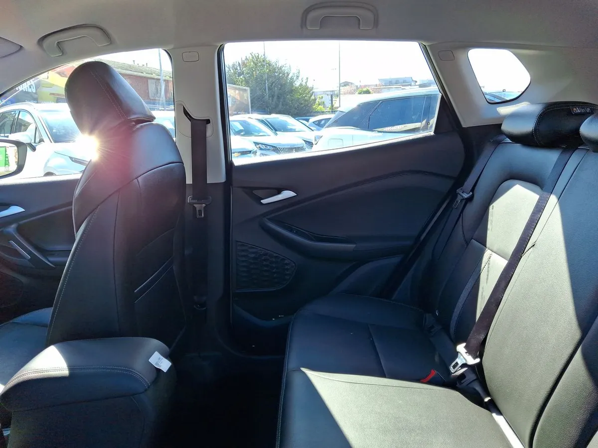 Chevrolet Tracker 1.2t Ltz T 4x2 At 5p año 2026