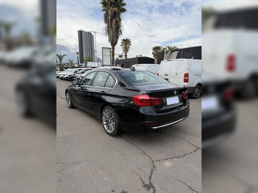 BMW 330 2.0 Lci Luxury 4x2 At 4p año 2017