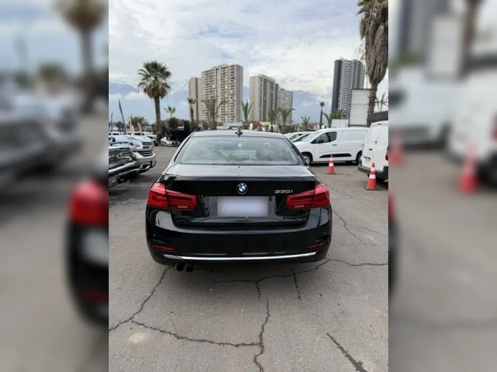 BMW 330 2.0 Lci Luxury 4x2 At 4p año 2017