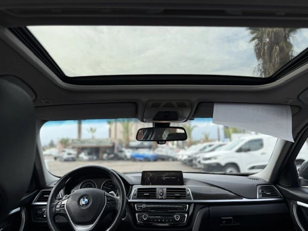 BMW 330 2.0 Lci Luxury 4x2 At 4p año 2017