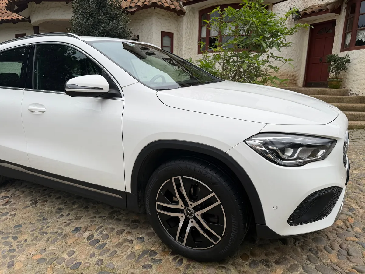 MERCEDES BENZ GLA200 Otra año 2022