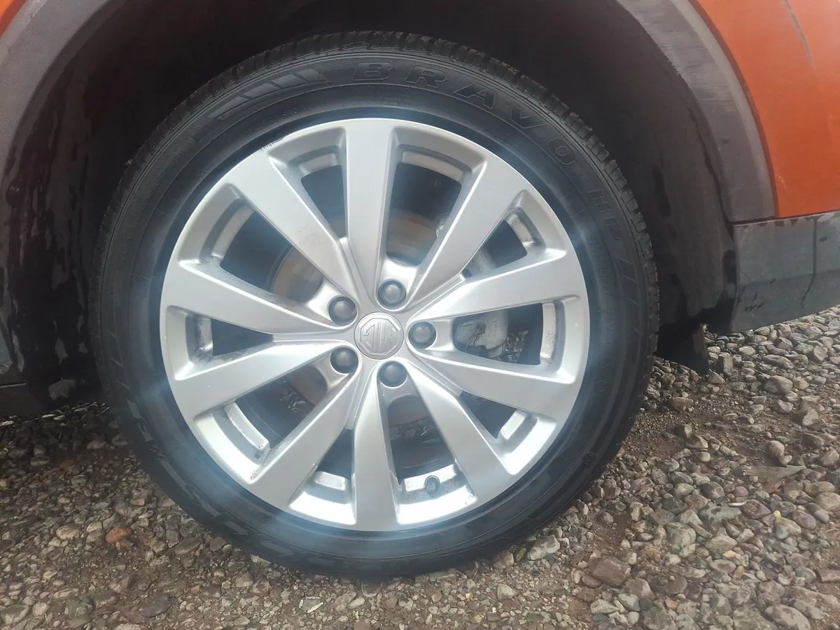 MG Mg Zs 1.5 Std 4x2 At 5p año 2024