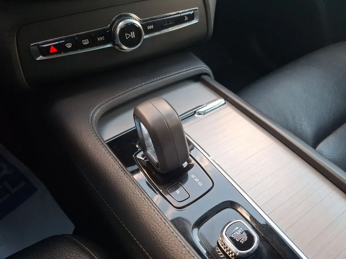 Volvo Xc90 2.0 B6 Momentum 4x4 At 5p año 2022