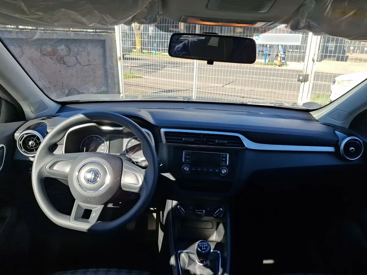 MG Mg Zs 1.5 Std 4x2 Mt 5p año 2024