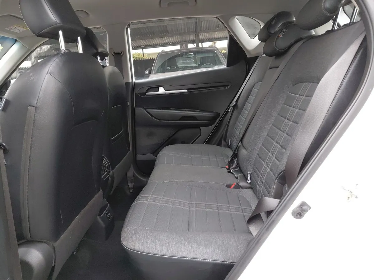 Kia Sonet 1.5 Ex 4x2 Ivt Ri At 5p año 2025