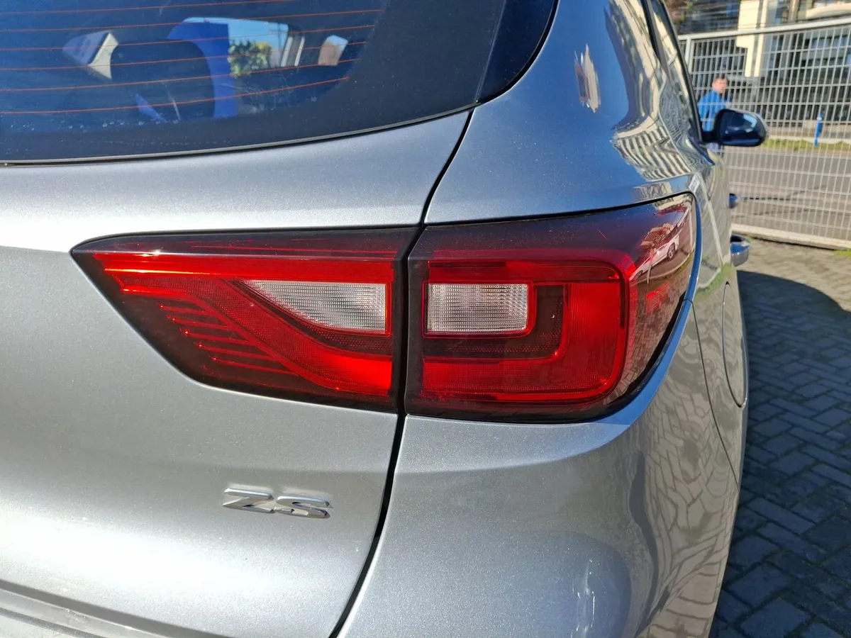 MG Mg Zs 1.5 Std 4x2 Mt 5p año 2024