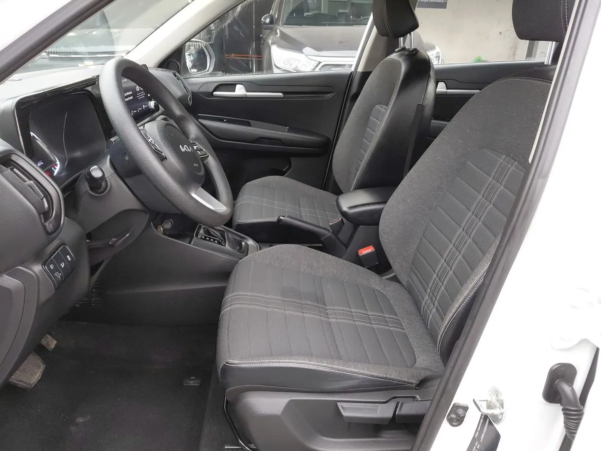 Kia Sonet 1.5 Ex 4x2 Ivt Ri At 5p año 2025