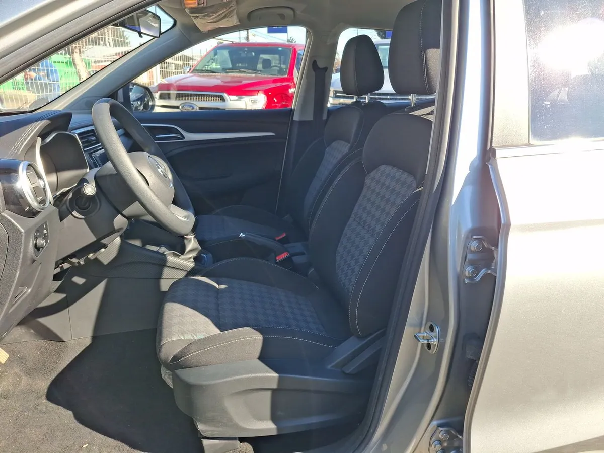 MG Mg Zs 1.5 Std 4x2 Mt 5p año 2024