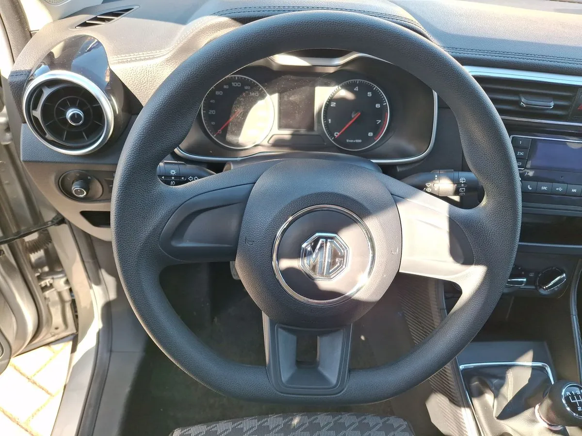 MG Mg Zs 1.5 Std 4x2 Mt 5p año 2024