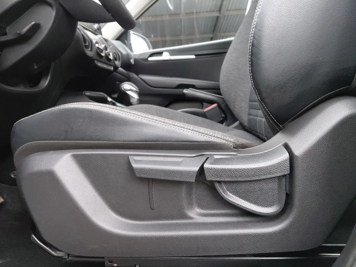 Kia Sonet 1.5 Ex 4x2 Ivt Ri At 5p año 2025