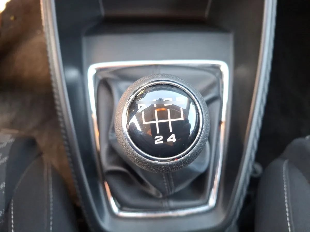 MG Mg Zs 1.5 Std 4x2 Mt 5p año 2024