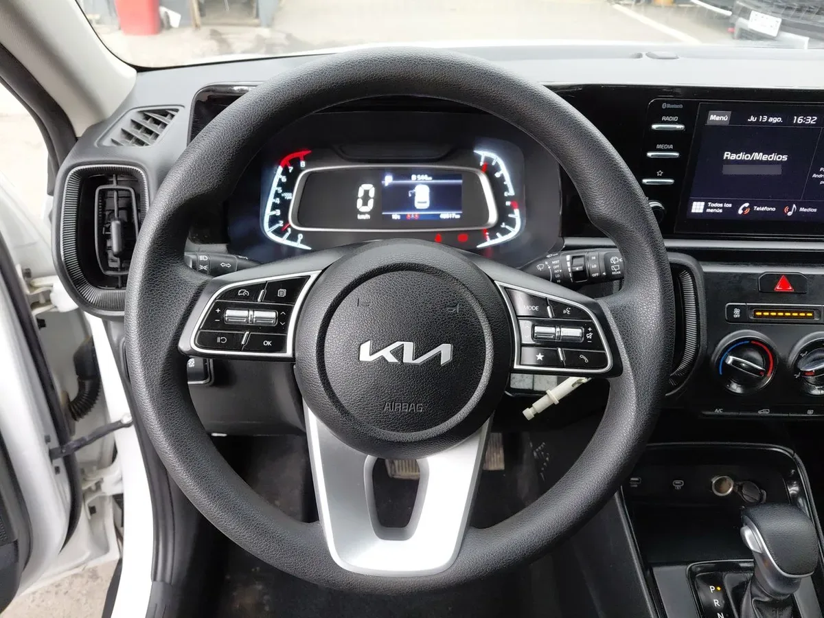 Kia Sonet 1.5 Ex 4x2 Ivt Ri At 5p año 2025