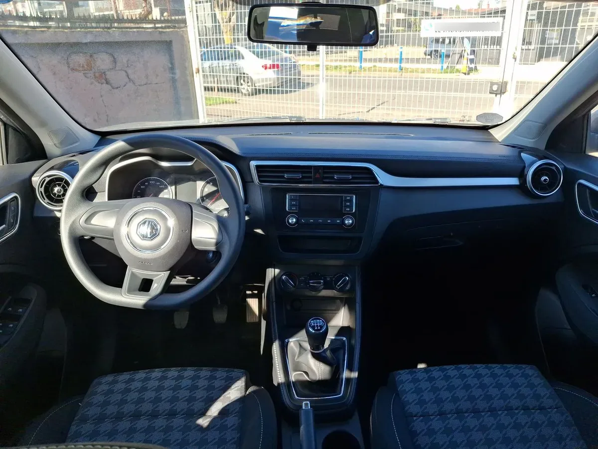 MG Mg Zs 1.5 Std 4x2 Mt 5p año 2024
