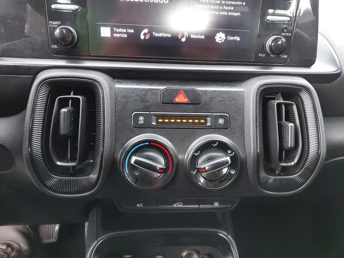 Kia Sonet 1.5 Ex 4x2 Ivt Ri At 5p año 2025