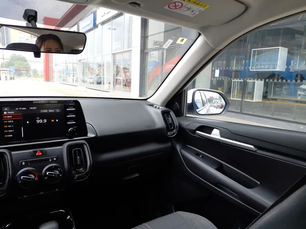 Kia Sonet 1.5 Ex 4x2 Ivt Ri At 5p año 2025