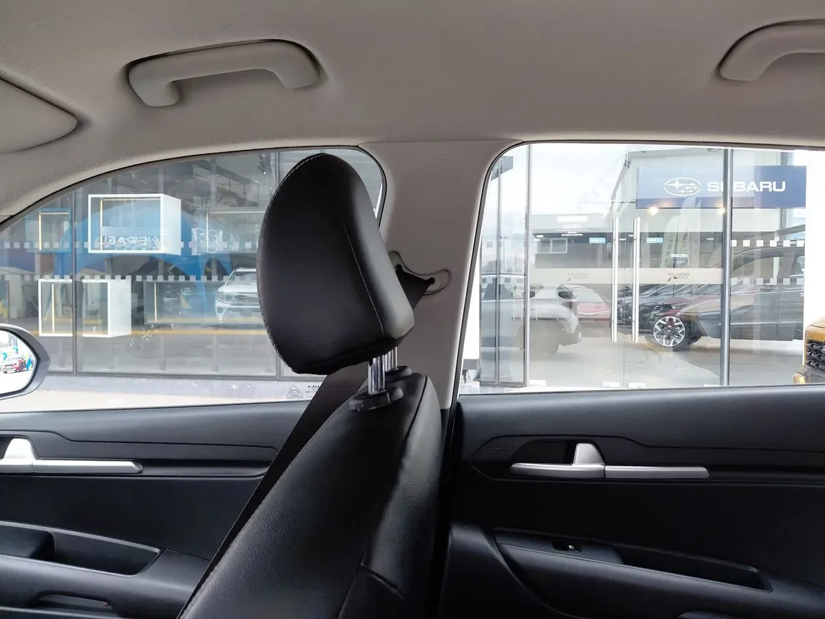 Kia Sonet 1.5 Ex 4x2 Ivt Ri At 5p año 2025
