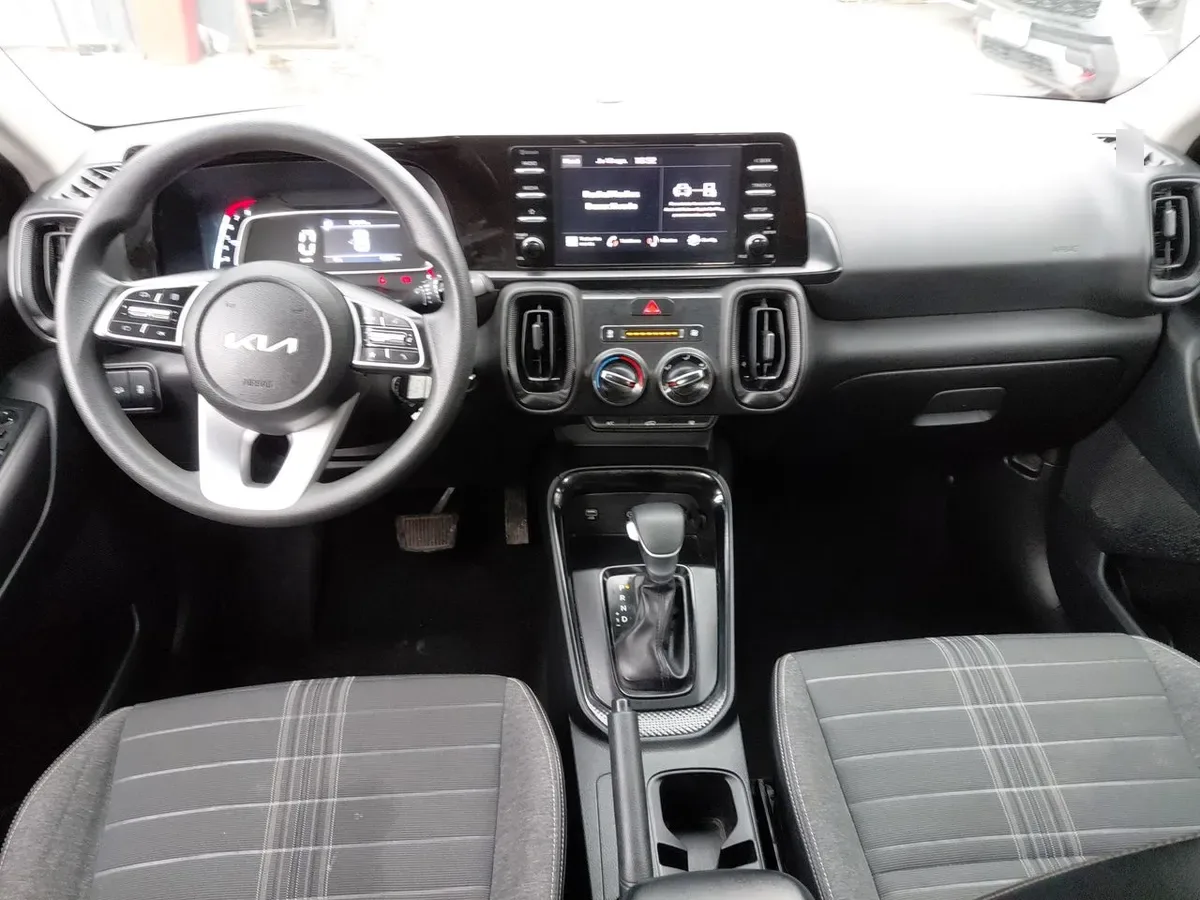 Kia Sonet 1.5 Ex 4x2 Ivt Ri At 5p año 2025
