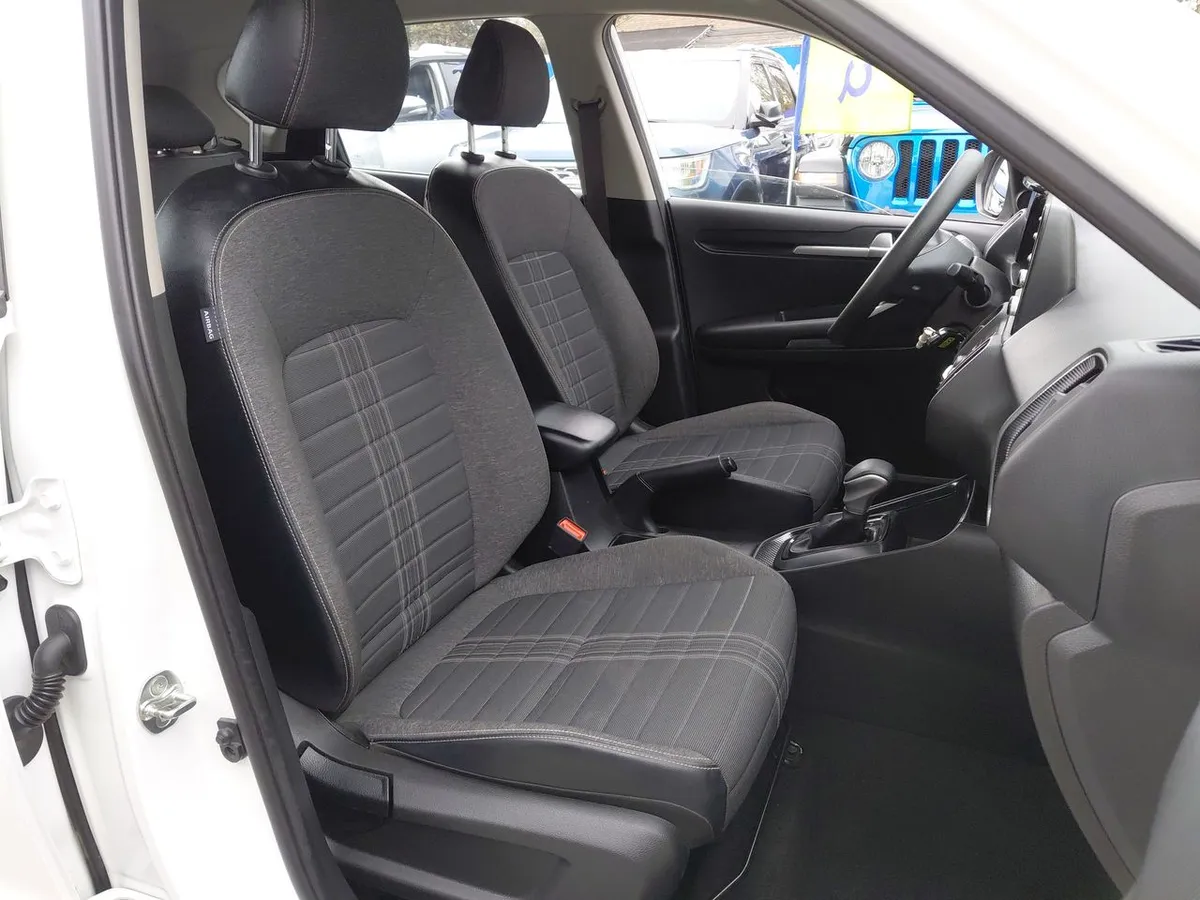 Kia Sonet 1.5 Ex 4x2 Ivt Ri At 5p año 2025
