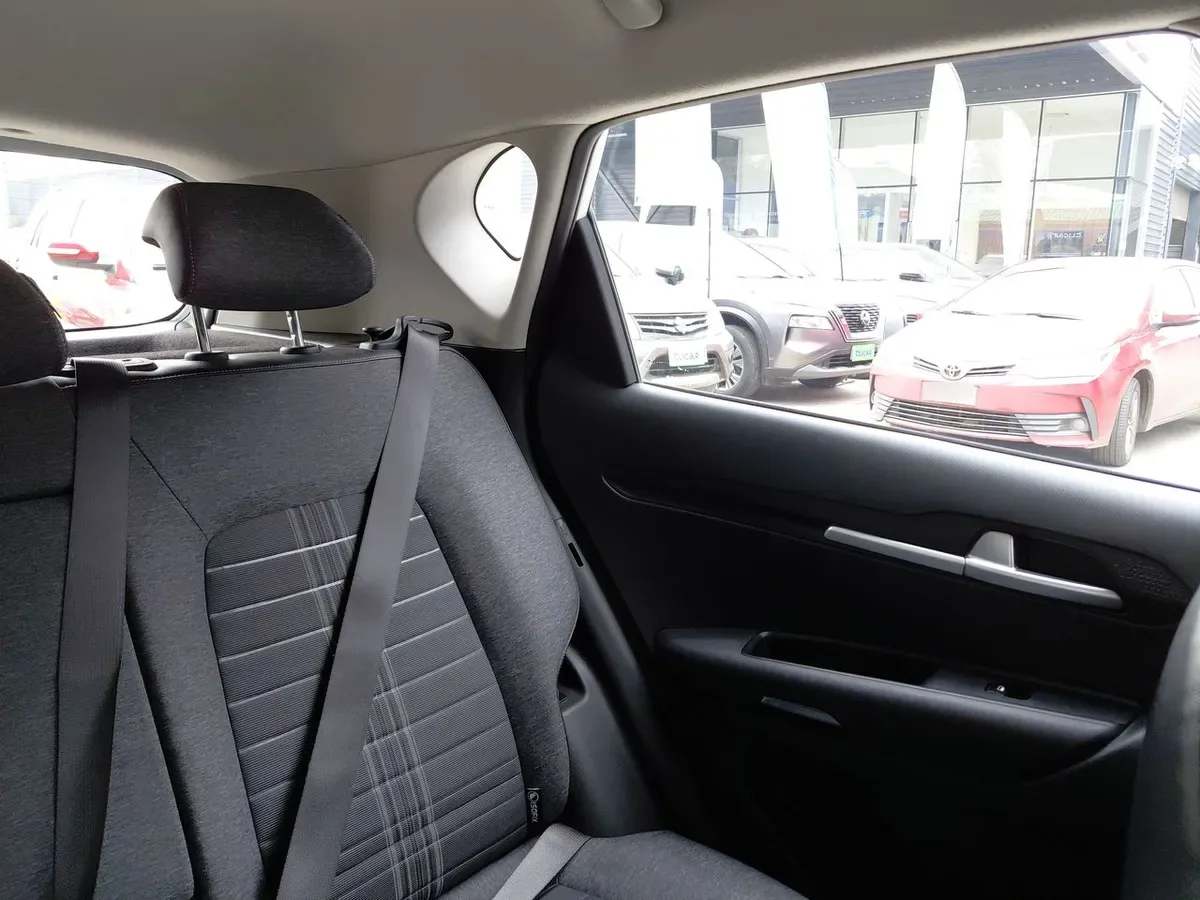 Kia Sonet 1.5 Ex 4x2 Ivt Ri At 5p año 2025