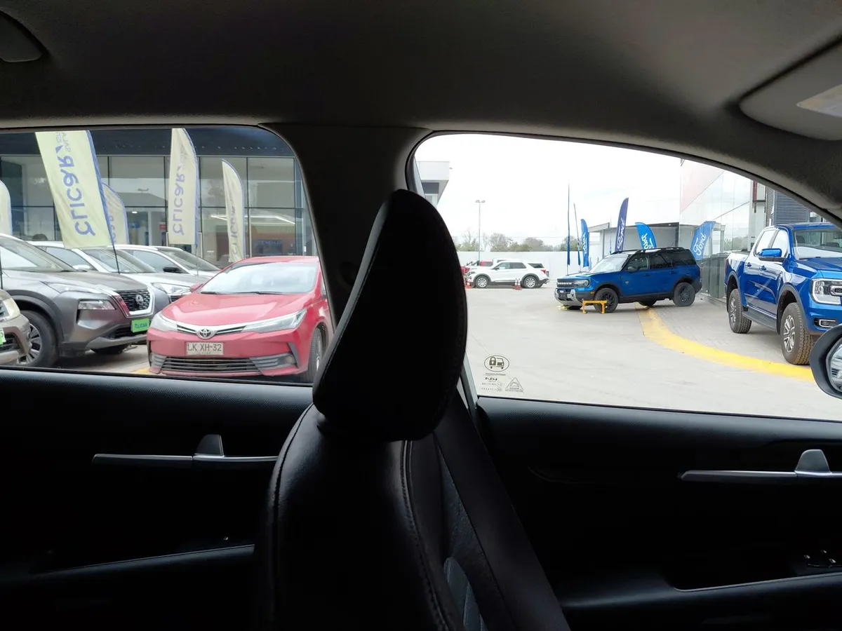 Kia Sonet 1.5 Ex 4x2 Ivt Ri At 5p año 2025