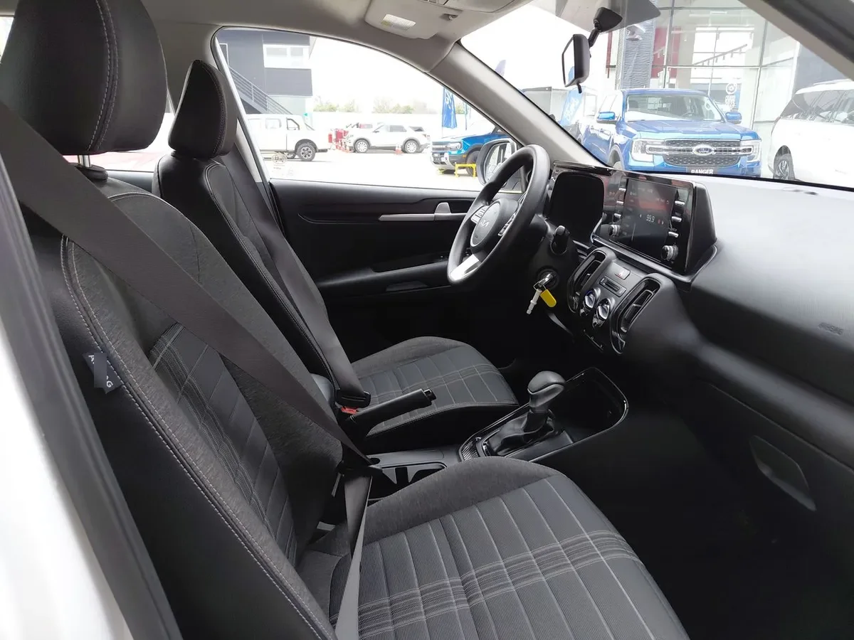 Kia Sonet 1.5 Ex 4x2 Ivt Ri At 5p año 2025
