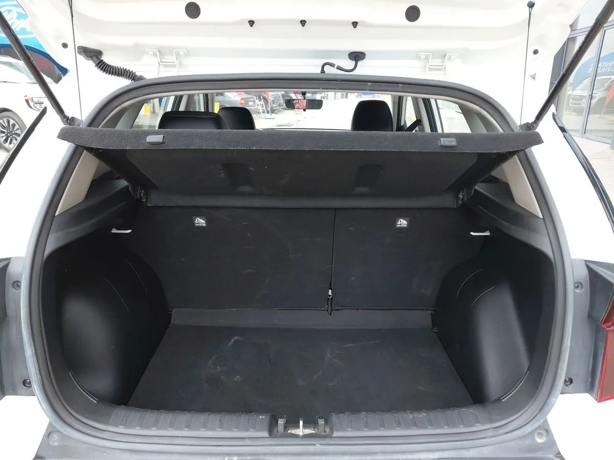 Kia Sonet 1.5 Ex 4x2 Ivt Ri At 5p año 2025