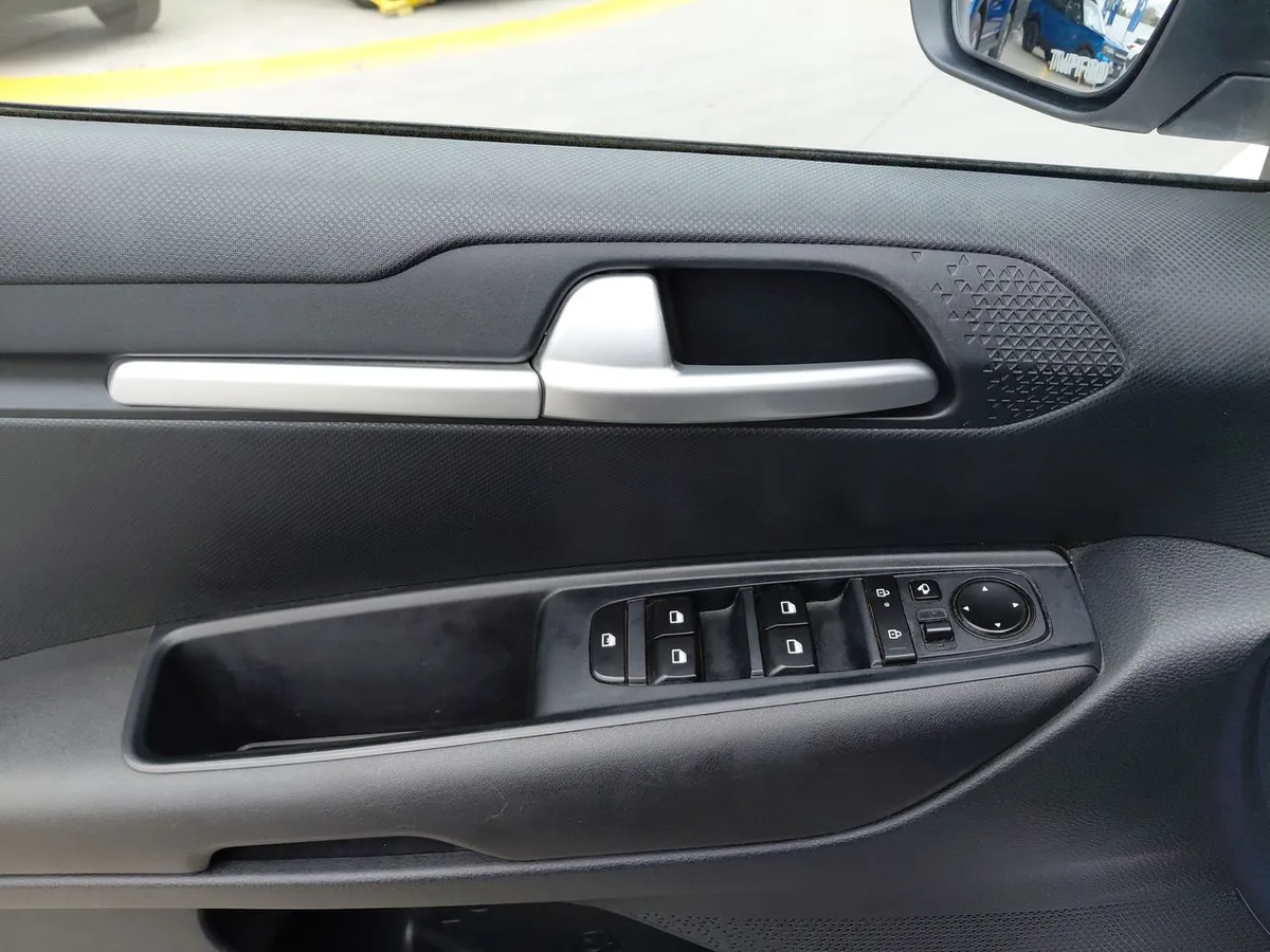 Kia Sonet 1.5 Ex 4x2 Ivt Ri At 5p año 2025