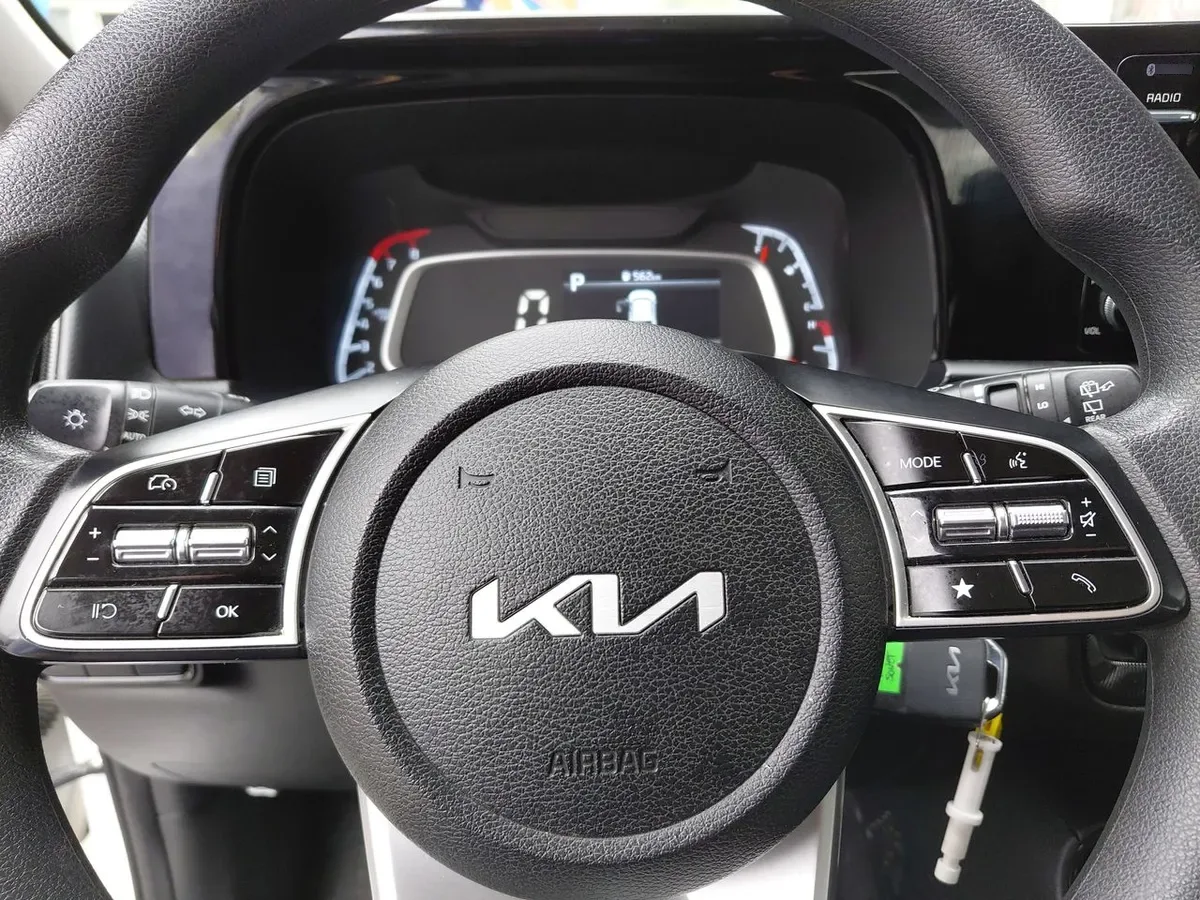 Kia Sonet 1.5 Ex 4x2 Ivt Ri At 5p año 2025