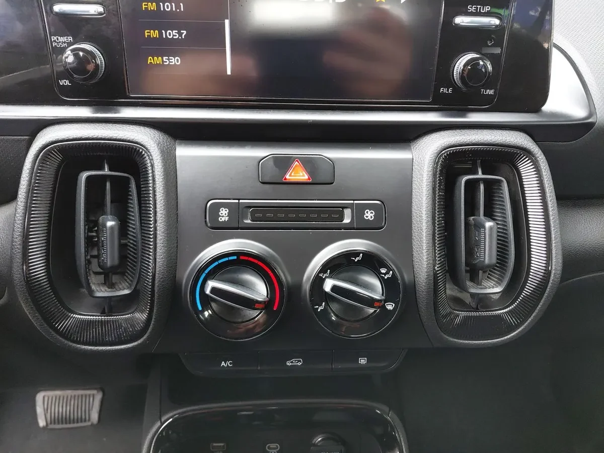 Kia Sonet 1.5 Ex 4x2 Ivt Ri At 5p año 2025