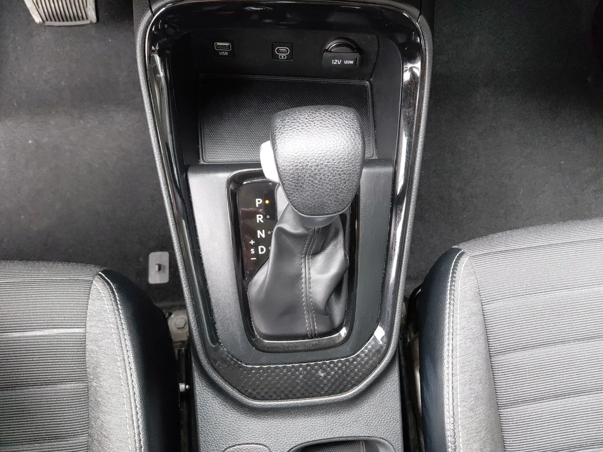Kia Sonet 1.5 Ex 4x2 Ivt Ri At 5p año 2025