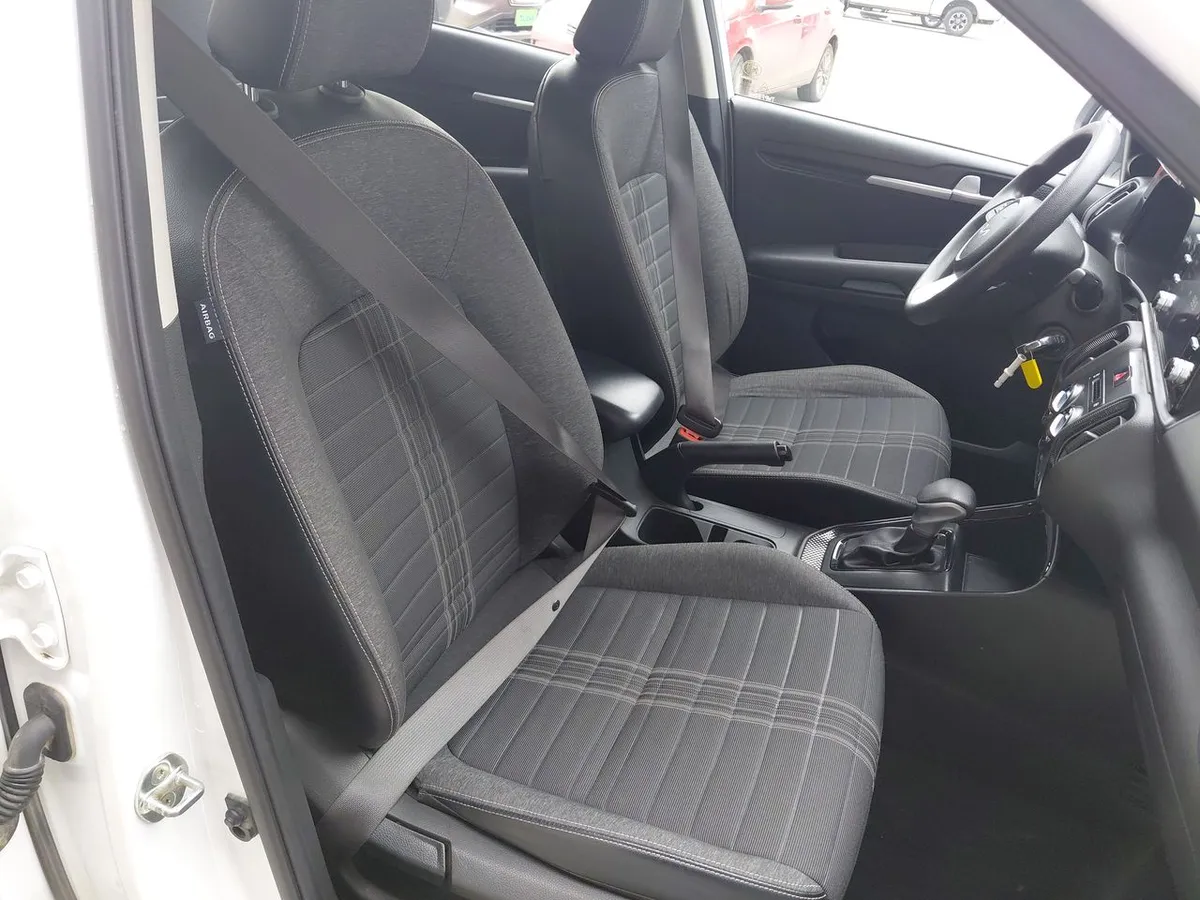 Kia Sonet 1.5 Ex 4x2 Ivt Ri At 5p año 2025