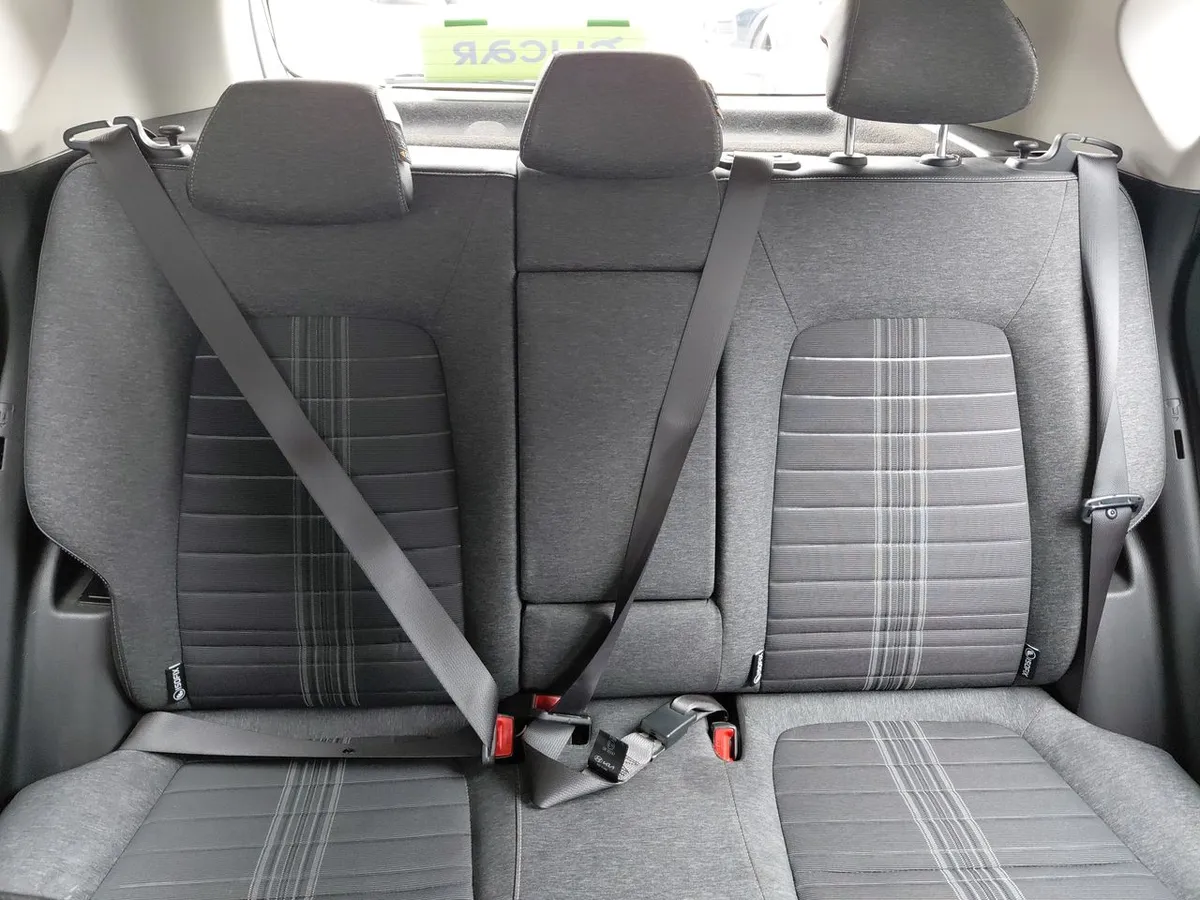 Kia Sonet 1.5 Ex 4x2 Ivt Ri At 5p año 2025