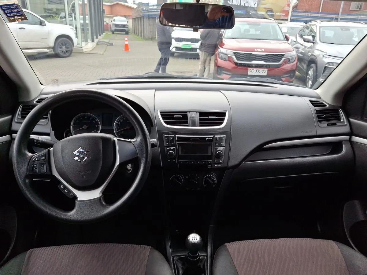 Suzuki Swift 1.2 Gl 4x2 Hb Ac Mt 5p año 2017