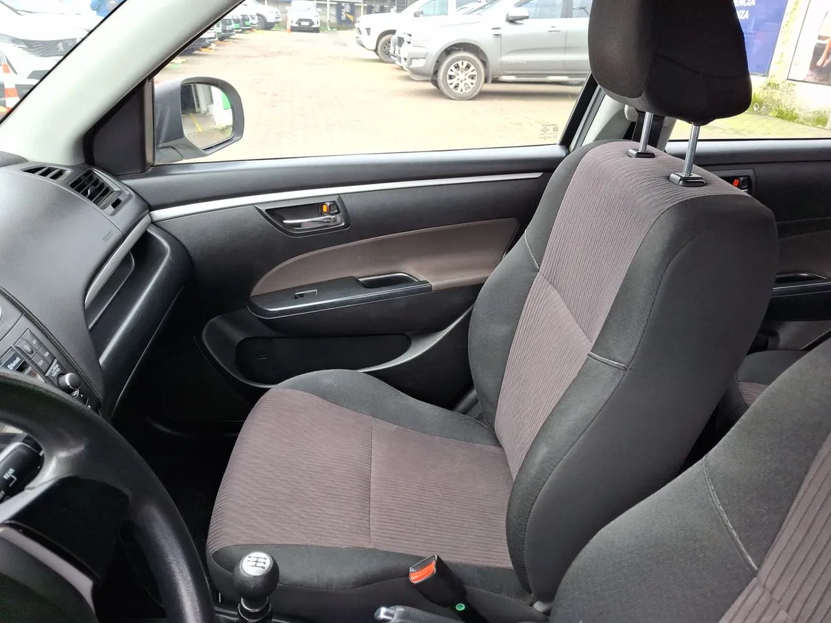 Suzuki Swift 1.2 Gl 4x2 Hb Ac Mt 5p año 2017
