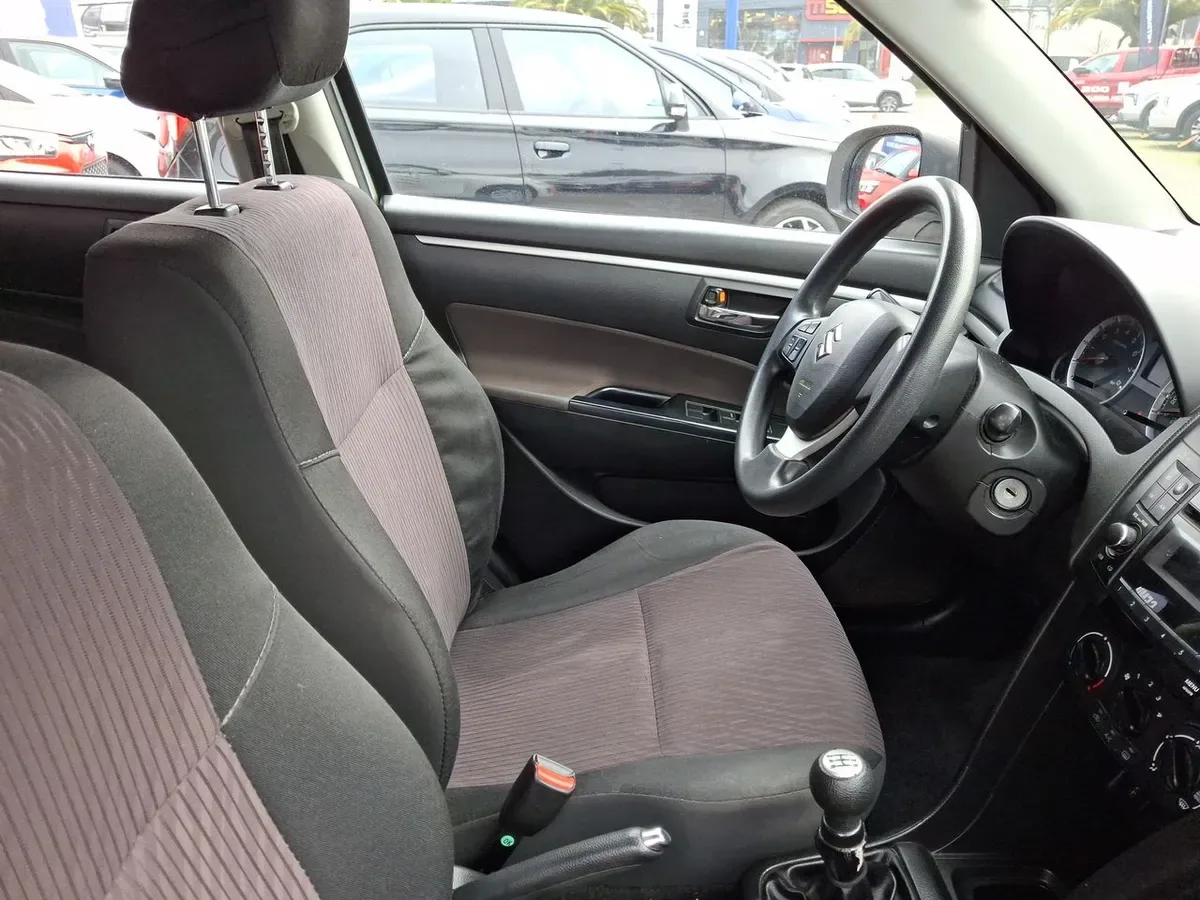 Suzuki Swift 1.2 Gl 4x2 Hb Ac Mt 5p año 2017