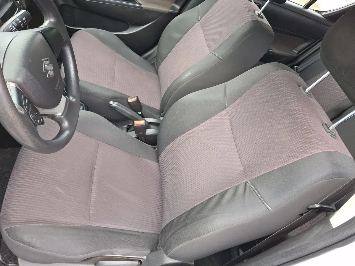 Suzuki Swift 1.2 Gl 4x2 Hb Ac Mt 5p año 2017