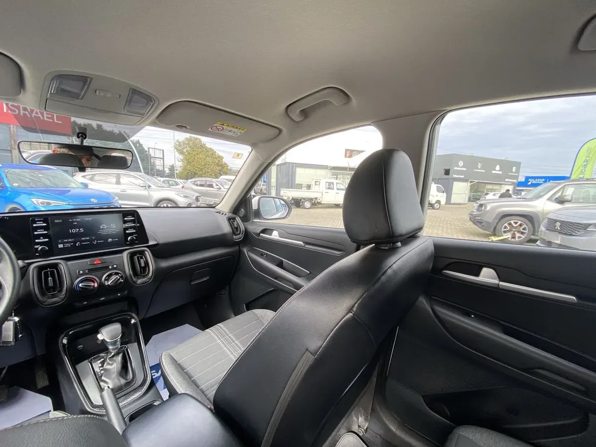 Kia Sonet 1.5 Ex 4x2 Ivt Ri At 5p año 2025